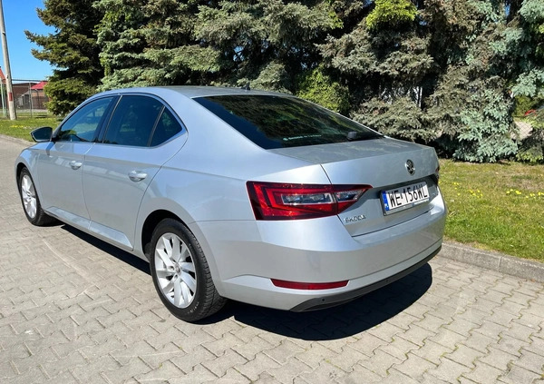 Skoda Superb cena 82900 przebieg: 125000, rok produkcji 2019 z Elbląg małe 436